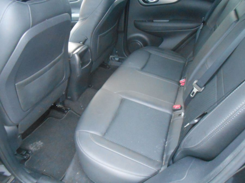 Photo 6 de l'offre de NISSAN QASHQAI 1.2 DIG-T 115 BVM6 TEKNA Mi-CUIR Elec. TOIT Pano JA19 Cam 360° à 16450€ chez Mérignac auto