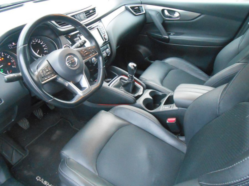 Photo 5 de l'offre de NISSAN QASHQAI 1.2 DIG-T 115 BVM6 TEKNA Mi-CUIR Elec. TOIT Pano JA19 Cam 360° à 16450€ chez Mérignac auto