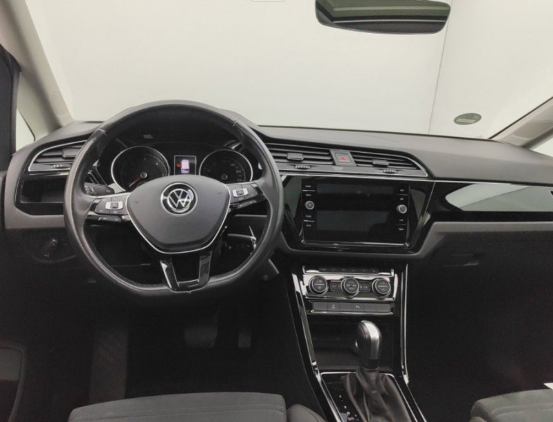 Photo 6 de l'offre de VOLKSWAGEN TOURAN III 2.0 TDI 115 DSG7 HIGHLINE CARAT Camera ACC SC TOIT Ouvrant 5PL 1ère Main à 27950€ chez Mérignac auto