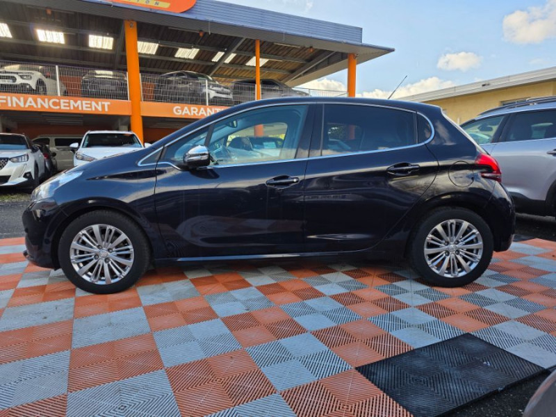 Photo 6 de l'offre de PEUGEOT 208 1.2 PureTech 82 ALLURE GPS JA Radar à 10450€ chez Mérignac auto
