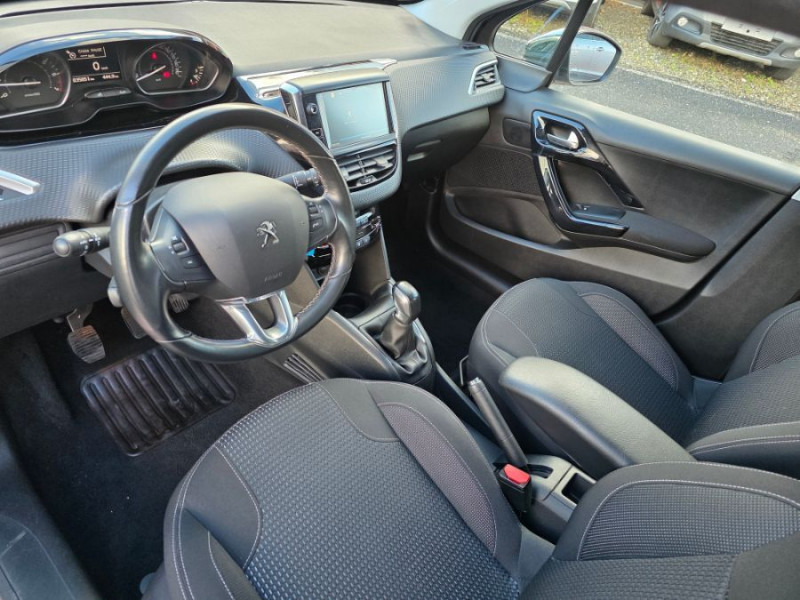 Photo 4 de l'offre de PEUGEOT 208 1.2 PureTech 82 ALLURE GPS JA Radar à 10450€ chez Mérignac auto