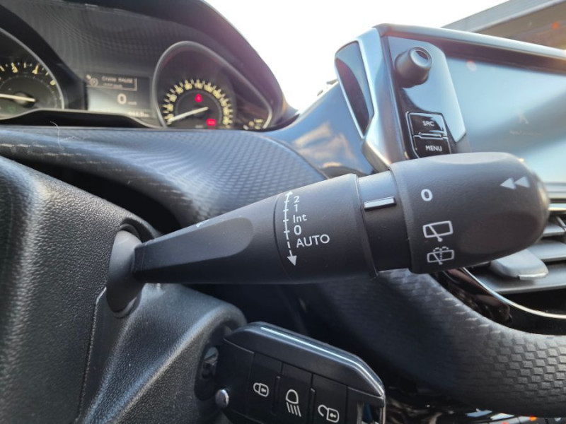 Photo 31 de l'offre de PEUGEOT 208 1.2 PureTech 82 ALLURE GPS JA Radar à 10450€ chez Mérignac auto