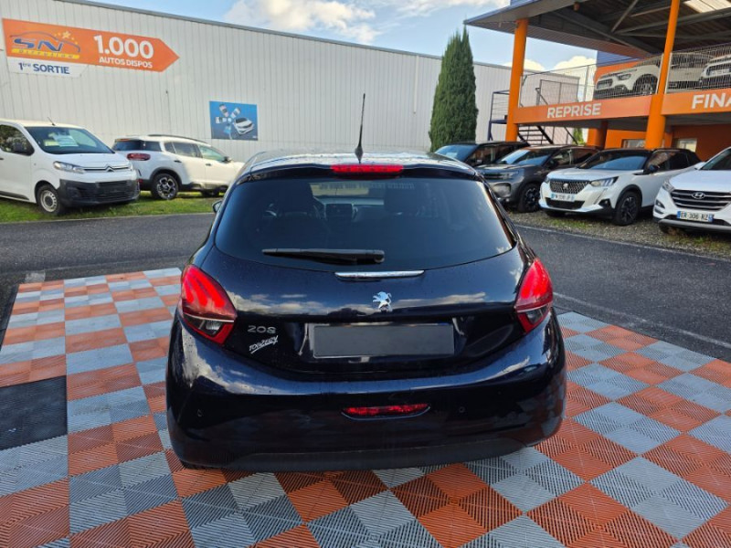 Photo 9 de l'offre de PEUGEOT 208 1.2 PureTech 82 ALLURE GPS JA Radar à 10450€ chez Mérignac auto