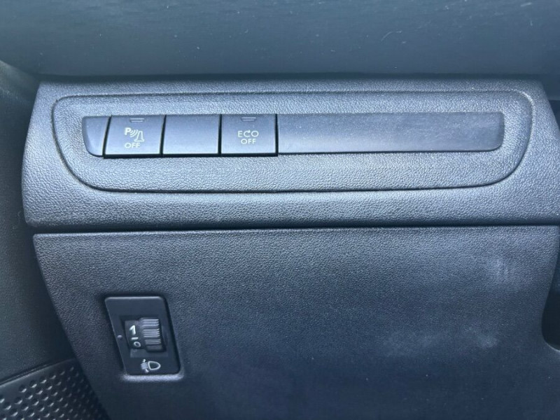 Photo 23 de l'offre de PEUGEOT 208 1.2 PureTech 82 SIGNATURE GPS Radar RER à 10450€ chez Mérignac auto