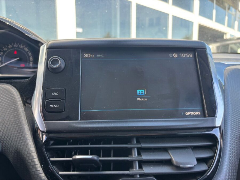 Photo 17 de l'offre de PEUGEOT 208 1.2 PureTech 82 SIGNATURE GPS Radar RER à 10450€ chez Mérignac auto