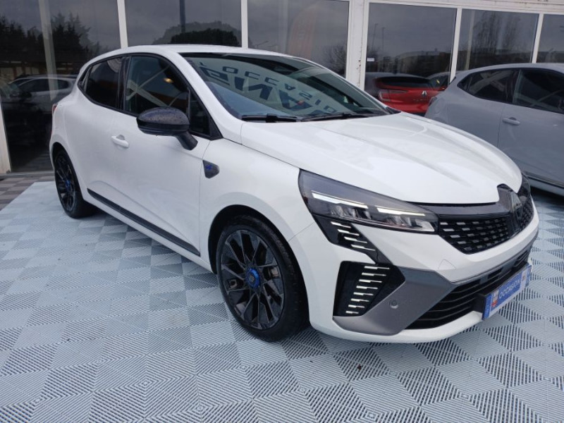 Photo 2 de l'offre de RENAULT CLIO V 0.9 TCe 90 BVM6 ESPRIT ALPINE GPS 9.3" Cockpit JA17 à 20950€ chez Mérignac auto