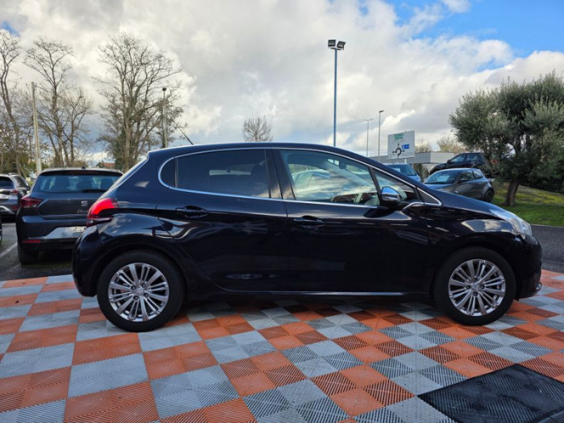 Photo 11 de l'offre de PEUGEOT 208 1.2 PureTech 82 ALLURE GPS JA Radar à 10450€ chez Mérignac auto
