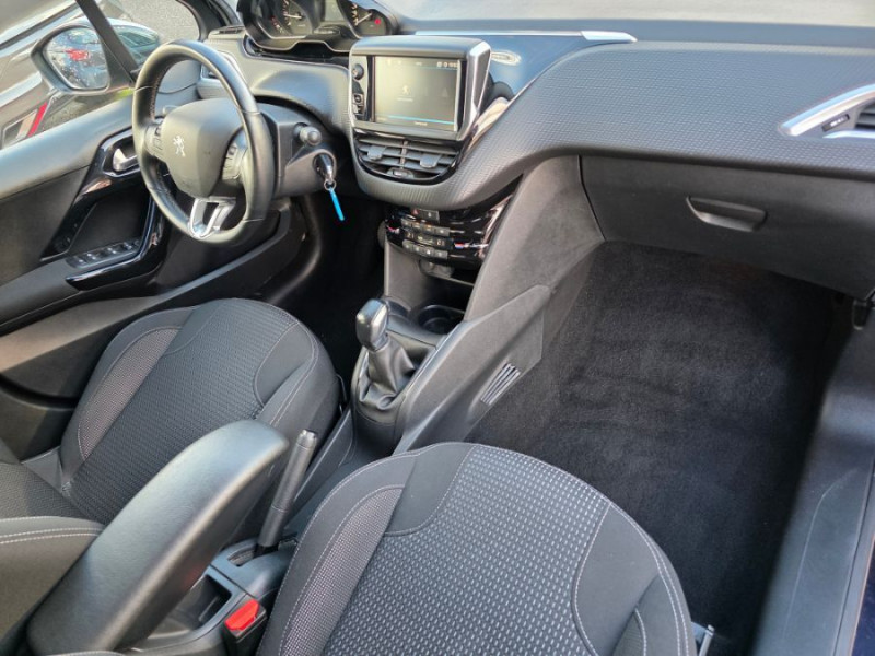 Photo 14 de l'offre de PEUGEOT 208 1.2 PureTech 82 ALLURE GPS JA Radar à 10450€ chez Mérignac auto