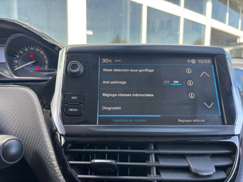 Photo 18 de l'offre de PEUGEOT 208 1.2 PureTech 82 SIGNATURE GPS Radar RER à 10450€ chez Mérignac auto