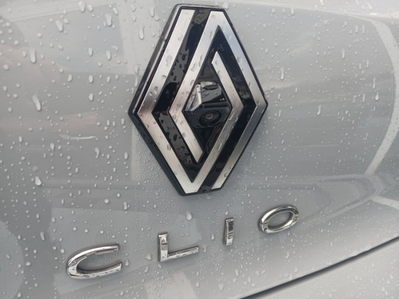 Photo 15 de l'offre de RENAULT CLIO V 0.9 TCe 90 BVM6 TECHNO GPS Camera JA16 à 18770€ chez Mérignac auto