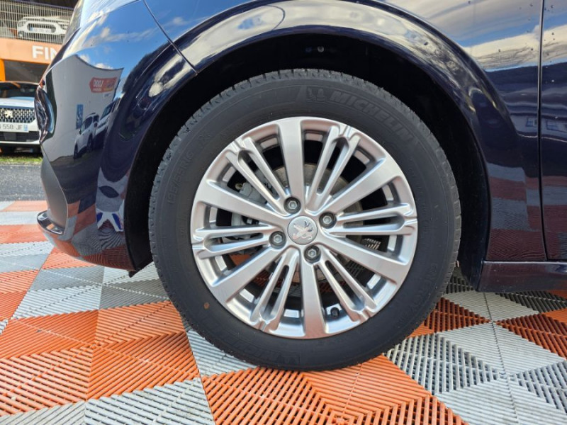 Photo 10 de l'offre de PEUGEOT 208 1.2 PureTech 82 ALLURE GPS JA Radar à 10450€ chez Mérignac auto