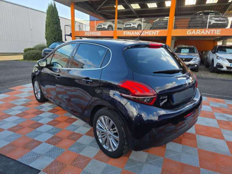 Photo 3 de l'offre de PEUGEOT 208 1.2 PureTech 82 ALLURE GPS JA Radar à 10450€ chez Mérignac auto