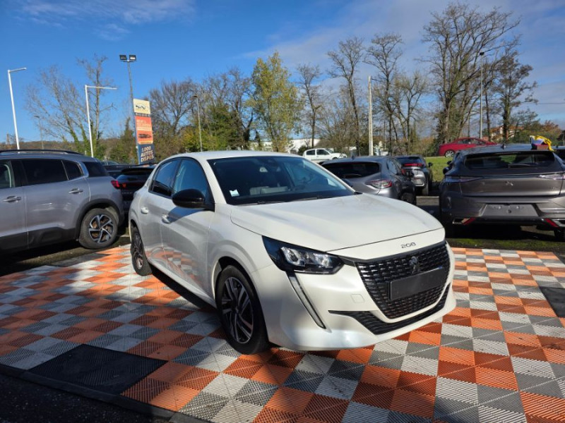 Photo 7 de l'offre de PEUGEOT 208 II 1.2 PureTech 100 BVM6 ALLURE PACK Cockpit 3D Camera 1ère Main à 14950€ chez Mérignac auto