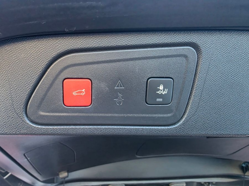 Photo 14 de l'offre de CITROEN C5 AIRCROSS 1.5 BlueHDI 130 EAT8 FEEL TOIT Ouvrant Hayon EL. Attel. à 18950€ chez Mérignac auto