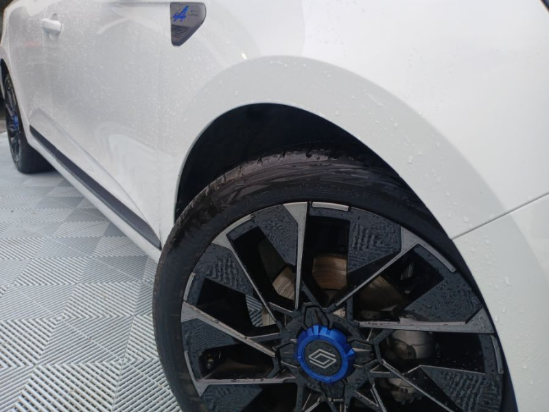 Photo 5 de l'offre de RENAULT CLIO V 0.9 TCe 90 BVM6 ESPRIT ALPINE GPS 9.3" Cockpit JA17 à 20950€ chez Mérignac auto