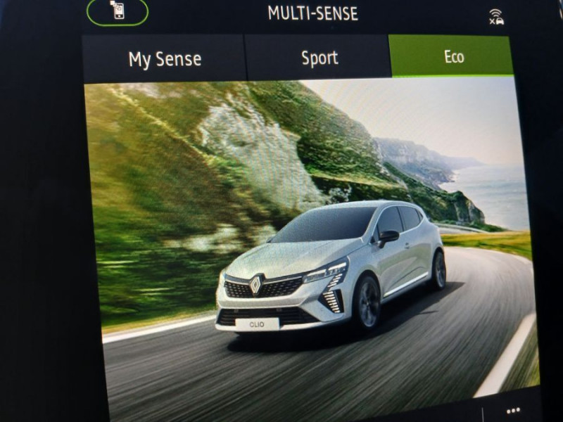 Photo 41 de l'offre de RENAULT CLIO V 0.9 TCe 90 BVM6 ESPRIT ALPINE GPS 9.3" Cockpit JA17 à 20950€ chez Mérignac auto