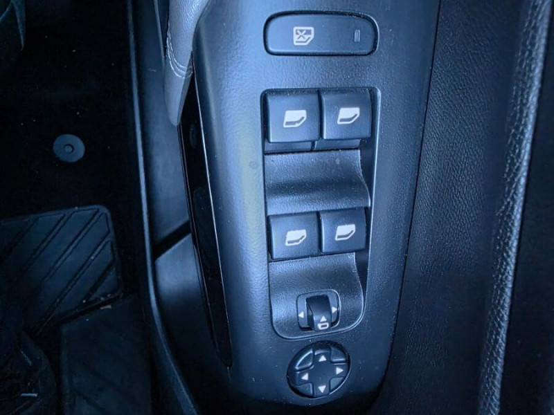 Photo 30 de l'offre de CITROEN C5 AIRCROSS 1.5 BlueHDI 130 EAT8 FEEL TOIT Ouvrant Hayon EL. Attel. à 18950€ chez Mérignac auto