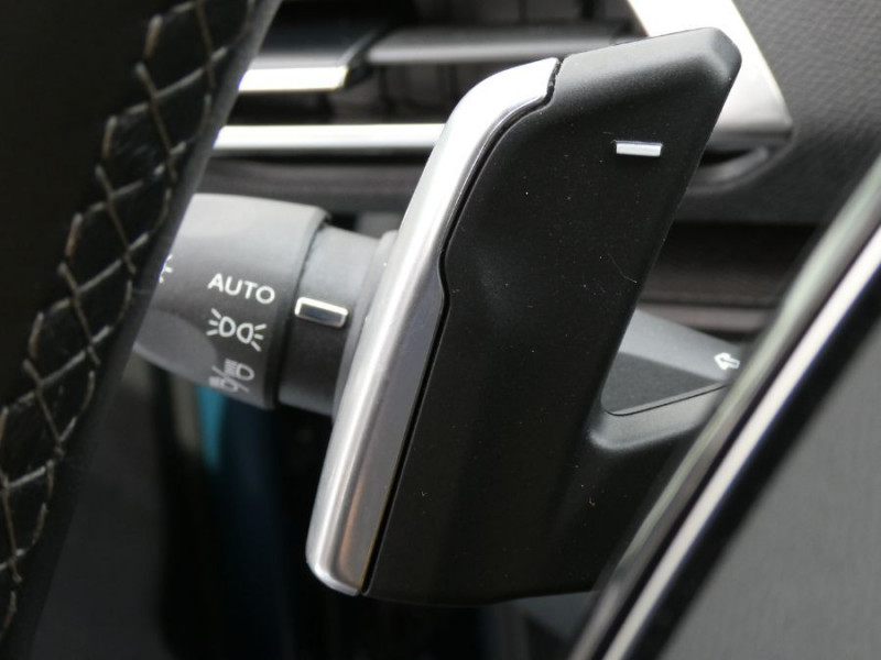 Photo 27 de l'offre de PEUGEOT 3008 II (2) 1.5 BlueHDi 130 EAT8 ALLURE PACK Camera à 26750€ chez Mérignac auto
