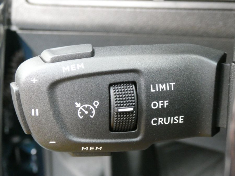 Photo 24 de l'offre de PEUGEOT 3008 II (2) 1.5 BlueHDi 130 EAT8 ALLURE PACK Camera à 26750€ chez Mérignac auto