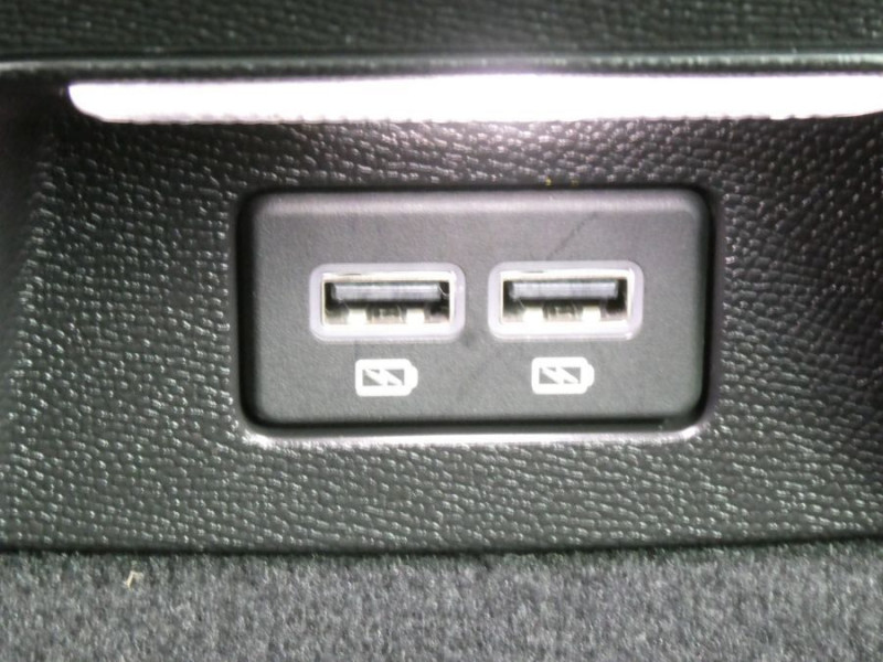 Photo 20 de l'offre de PEUGEOT 508 1.5 BlueHDi 130 EAT8 ALLURE PACK Coffre EL. ACC SC 1ère Main à 21450€ chez Mérignac auto