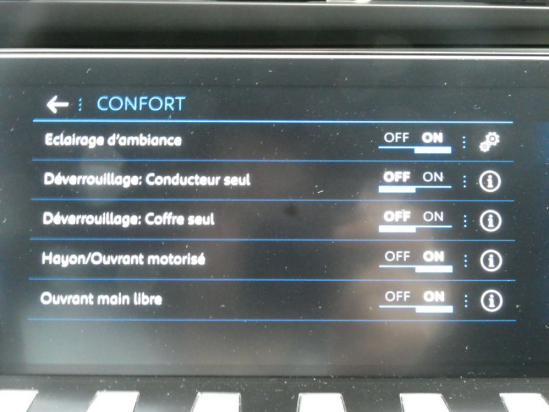 Photo 16 de l'offre de PEUGEOT 508 1.5 BlueHDi 130 EAT8 ALLURE PACK Coffre EL. ACC SC 1ère Main à 21450€ chez Mérignac auto