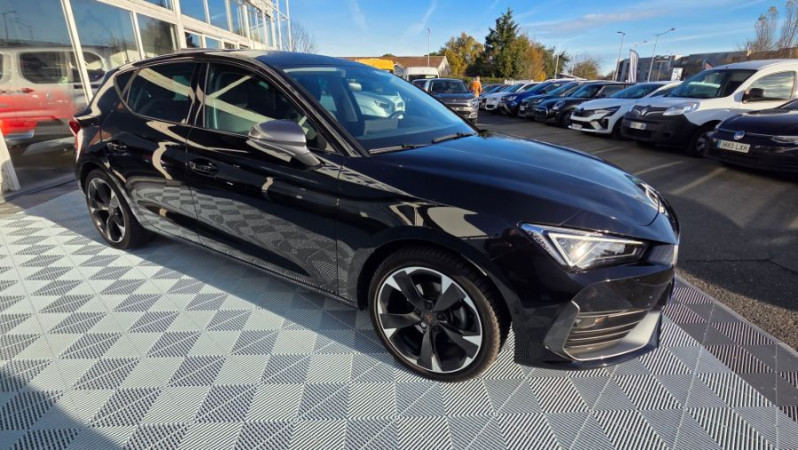 Photo 2 de l'offre de CUPRA LEON IV 1.5 TSI 150 DSG GPS Camera JA18 SC Key Less à 27950€ chez Mérignac auto