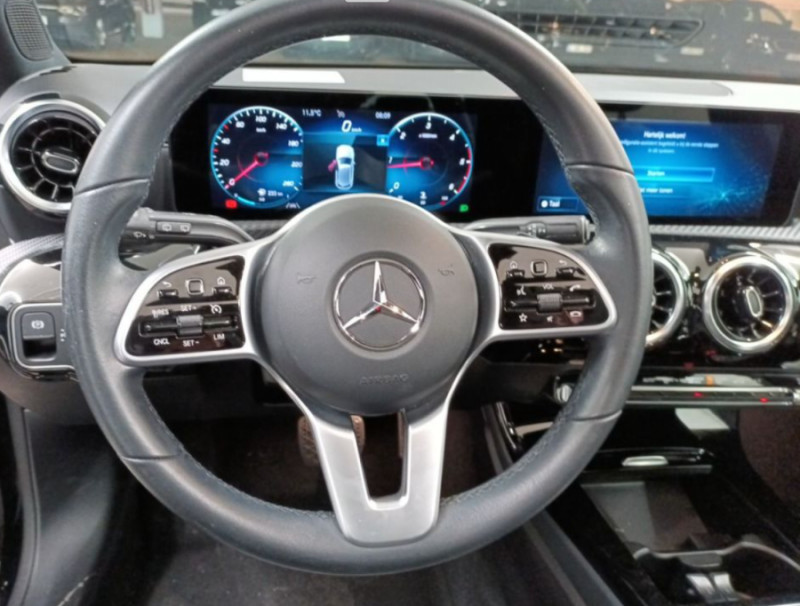 Photo 4 de l'offre de MERCEDES-BENZ CLASSE A IV 180 D 7G-DCT BUSINESS SOLUTION Toit Ouvrant Grand GPS SC 1ère Main à 25950€ chez Mérignac auto