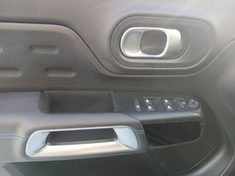 Photo 16 de l'offre de CITROEN C5 AIRCROSS NEW (2) 1.5 BlueHDi 130 EAT8 MAX Camera ADML à 25950€ chez Mérignac auto