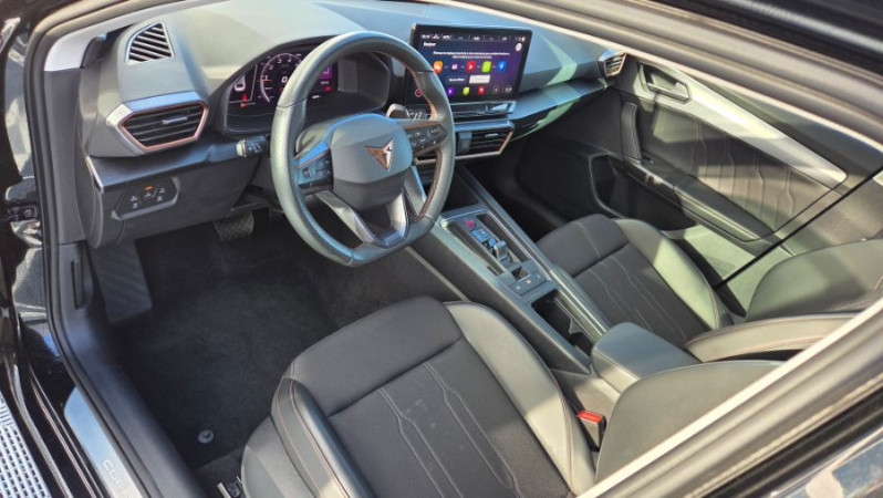 Photo 15 de l'offre de CUPRA LEON IV 1.5 TSI 150 DSG GPS Camera JA18 SC Key Less à 27950€ chez Mérignac auto