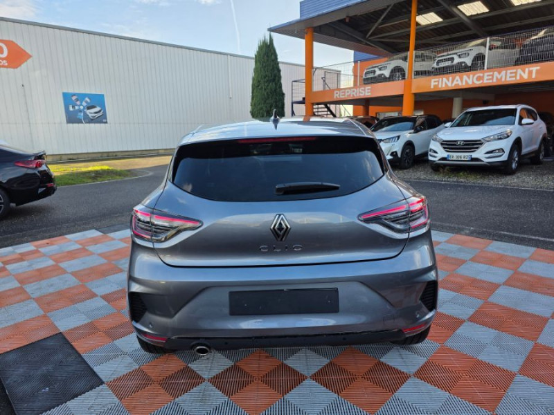 Photo 11 de l'offre de RENAULT CLIO V 0.9 TCe 90 BVM6 TECHNO GPS Camera JA16 à 18950€ chez Mérignac auto