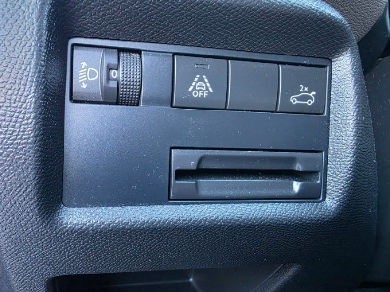 Photo 32 de l'offre de CITROEN C5 AIRCROSS 1.5 BlueHDI 130 EAT8 FEEL TOIT Ouvrant Hayon EL. Attel. à 18950€ chez Mérignac auto