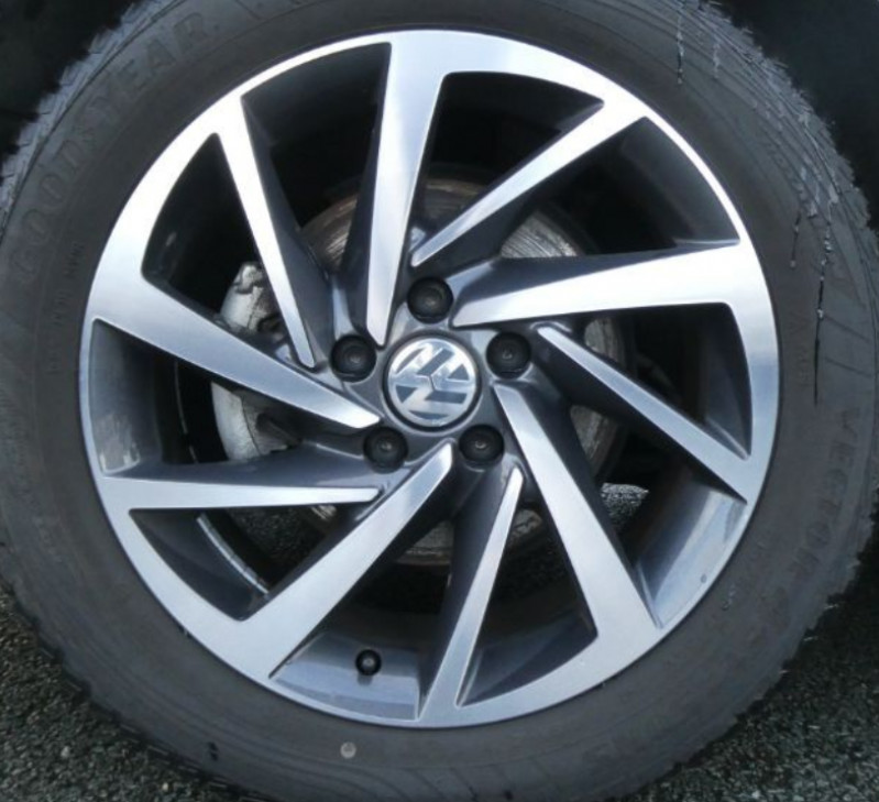 Photo 3 de l'offre de VOLKSWAGEN COCCINELLE CABRIOLET 1.2 TSI 105 BVM6 SOUND GPS Xénon SC JA17 Carnet à 20900€ chez Mérignac auto