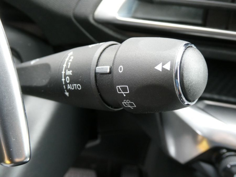 Photo 30 de l'offre de PEUGEOT 3008 II (2) 1.5 BlueHDi 130 EAT8 ALLURE PACK Camera à 26750€ chez Mérignac auto