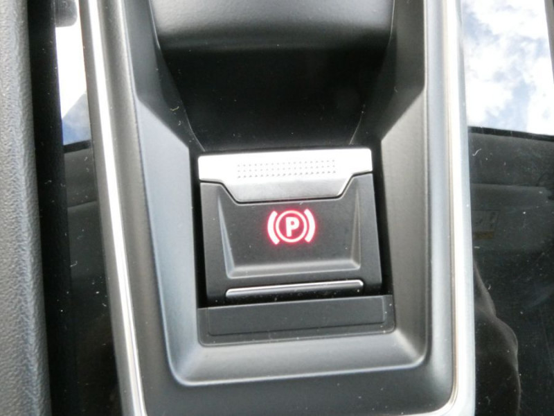 Photo 28 de l'offre de PEUGEOT 508 1.5 BlueHDi 130 EAT8 ALLURE PACK Coffre EL. ACC SC 1ère Main à 21450€ chez Mérignac auto