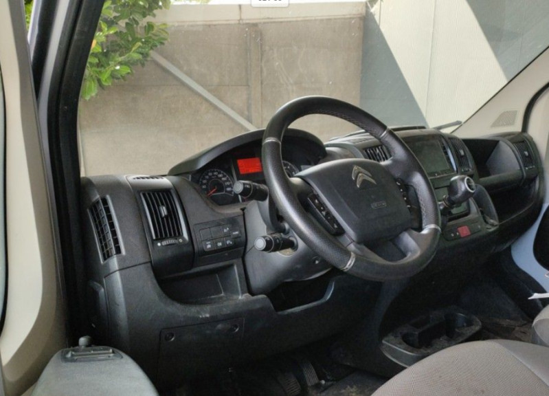 Photo 5 de l'offre de CITROEN JUMPER 35 L3H2 2.2 BlueHDi 165 BVM6 3T5 GPS Camera Galerie 21900HT à 21900€ chez Mérignac auto