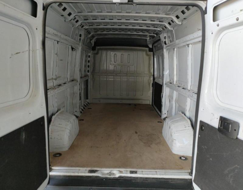 Photo 4 de l'offre de CITROEN JUMPER 35 L3H2 2.2 BlueHDi 165 BVM6 3T5 GPS Camera Galerie 21900HT à 21900€ chez Mérignac auto