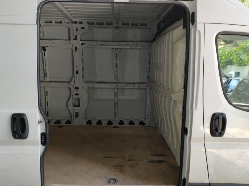 Photo 8 de l'offre de CITROEN JUMPER 35 L3H2 2.2 BlueHDi 165 BVM6 3T5 GPS Camera Galerie 21900HT à 21900€ chez Mérignac auto