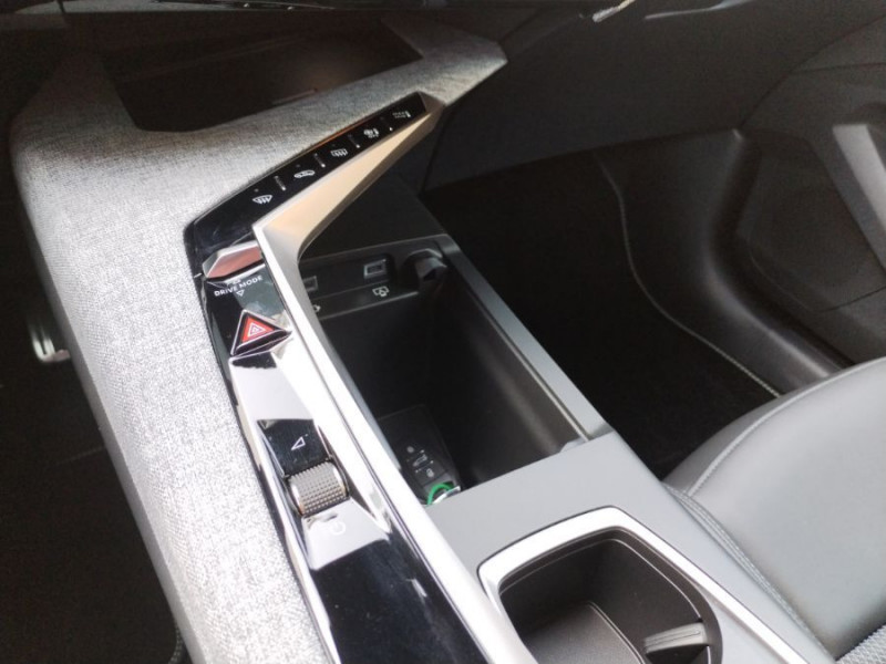 Photo 20 de l'offre de PEUGEOT 5008 HYBRID 145 e-DCS6 GT 7PL Hayon EL. LED SC 2026 à 35950€ chez Mérignac auto
