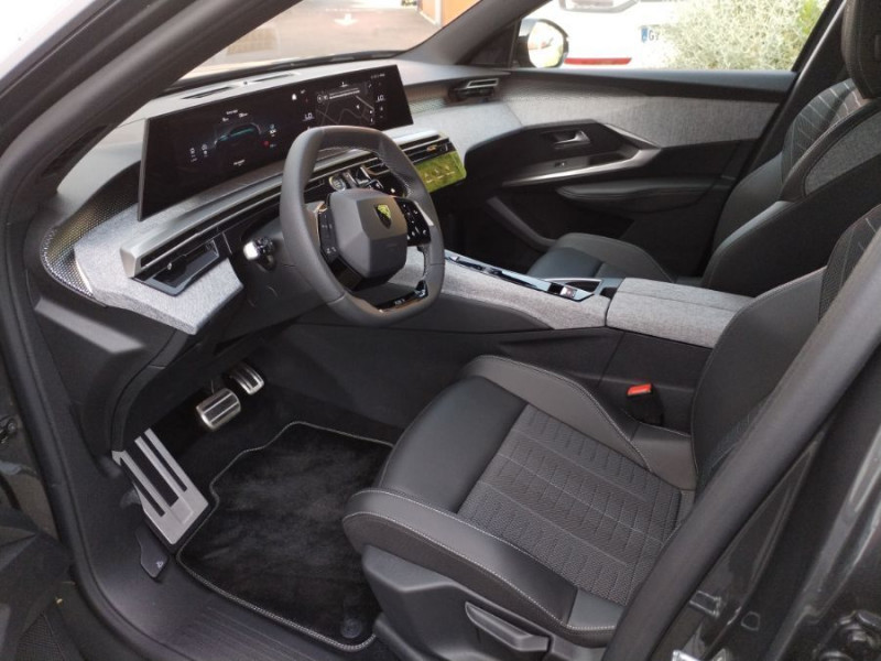Photo 4 de l'offre de PEUGEOT 5008 HYBRID 145 e-DCS6 GT 7PL Hayon EL. LED SC 2026 à 35950€ chez Mérignac auto