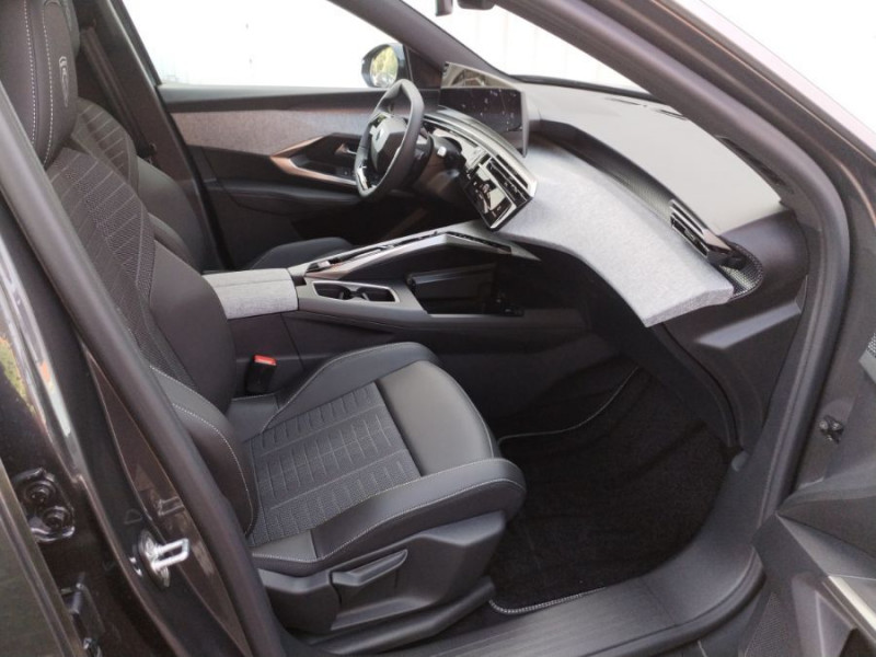 Photo 17 de l'offre de PEUGEOT 5008 HYBRID 145 e-DCS6 GT 7PL Hayon EL. LED SC 2026 à 35950€ chez Mérignac auto