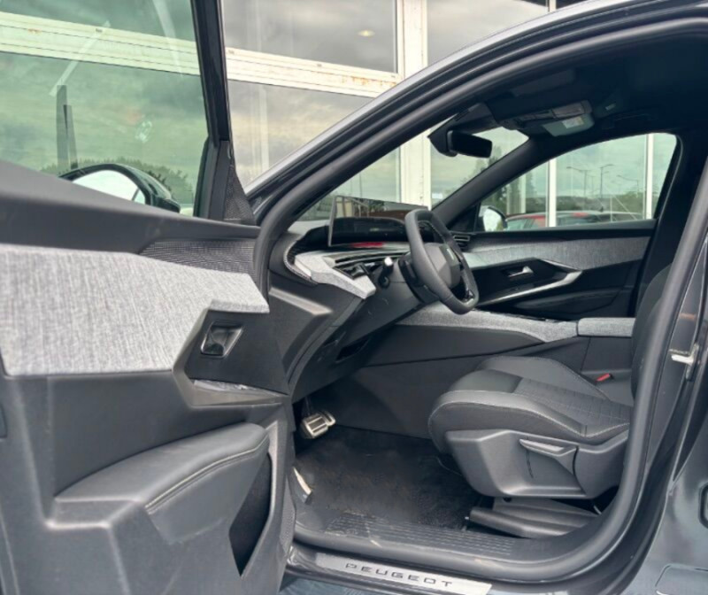 Photo 13 de l'offre de PEUGEOT 3008 HYBRID 145 e-DCS6 GT Hayon Elect. LED Pixel SC 2026 à 33950€ chez Mérignac auto