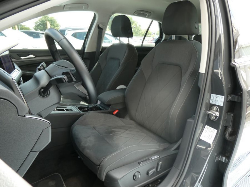 Photo 5 de l'offre de VOLKSWAGEN GOLF VIII 1.4 HYBRID 204 STYLE GPS ACC LED+ 1ère Main à 26450€ chez Mérignac auto