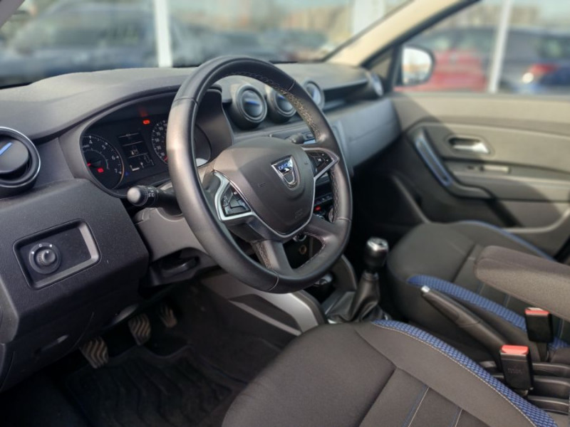 Photo 26 de l'offre de DACIA DUSTER 1.5 BlueDCi 115 BVM6 4X2 PRESTIGE Camera Attel. 1ère Main (7 Options) à 17950€ chez Mérignac auto