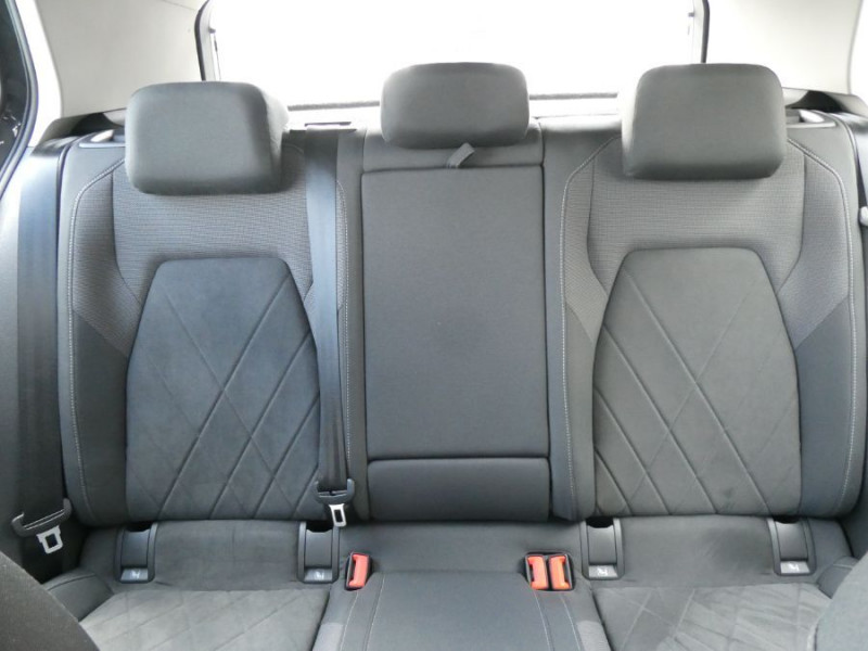 Photo 12 de l'offre de VOLKSWAGEN GOLF VIII 1.4 HYBRID 204 STYLE GPS ACC LED+ 1ère Main à 26450€ chez Mérignac auto