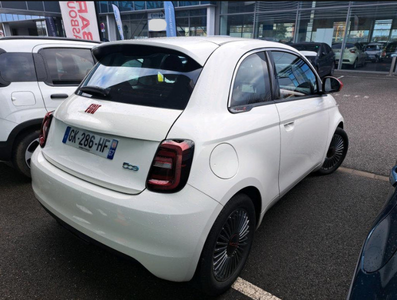 Photo 2 de l'offre de FIAT 500 III E 95 23.8KWH RED GPS Grand Ecran JA à 13450€ chez Mérignac auto