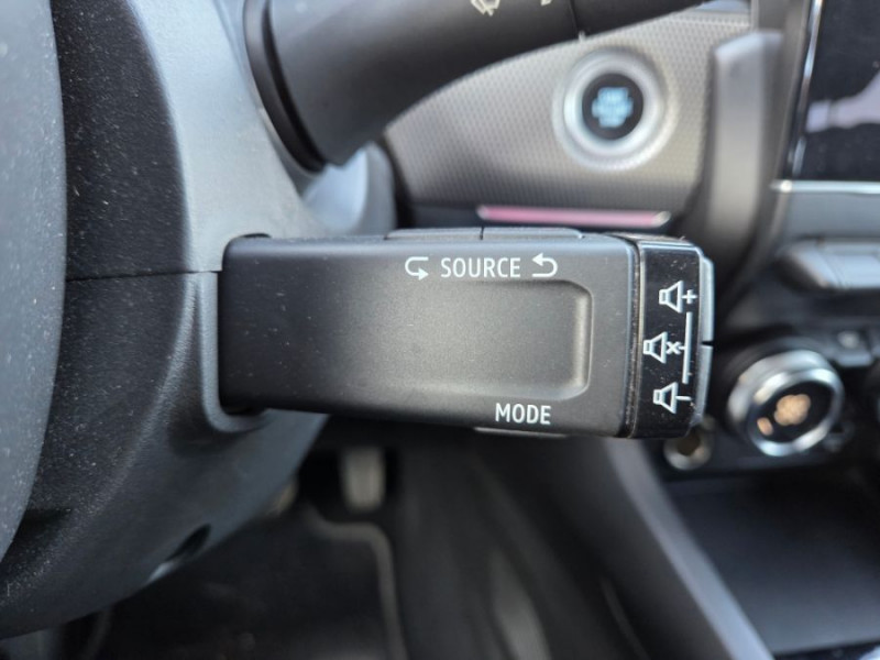 Photo 25 de l'offre de RENAULT ARKANA 1.6 E-TECH 145 BVA BUSINESS GPS 8.7" Camera JA18 à 14950€ chez Mérignac auto