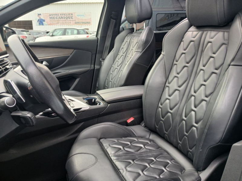 Photo 5 de l'offre de PEUGEOT 5008 II 1.5 BlueHDi 130 EAT8 GT PACK Full CUIR TOE Hayon EL. 360° Hifi 7PL à 34500€ chez Mérignac auto