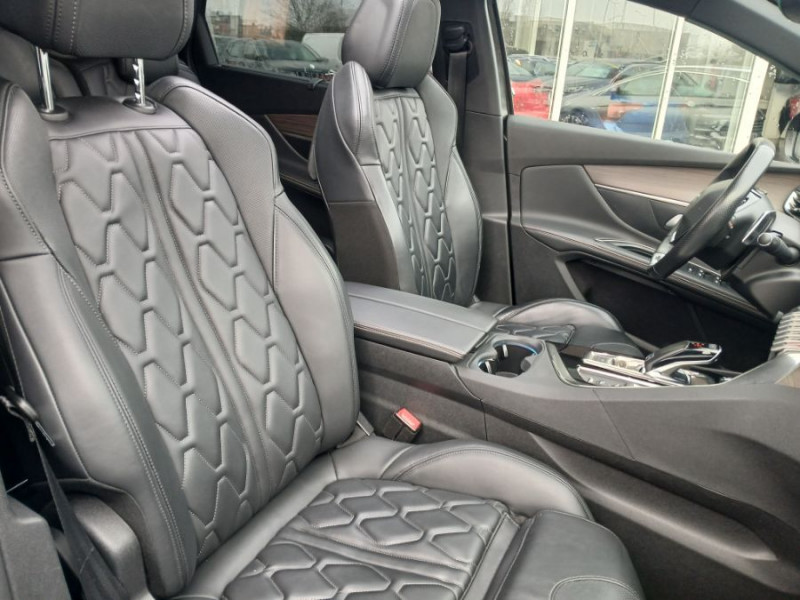 Photo 19 de l'offre de PEUGEOT 5008 II 1.5 BlueHDi 130 EAT8 GT PACK Full CUIR TOE Hayon EL. 360° Hifi 7PL à 34500€ chez Mérignac auto
