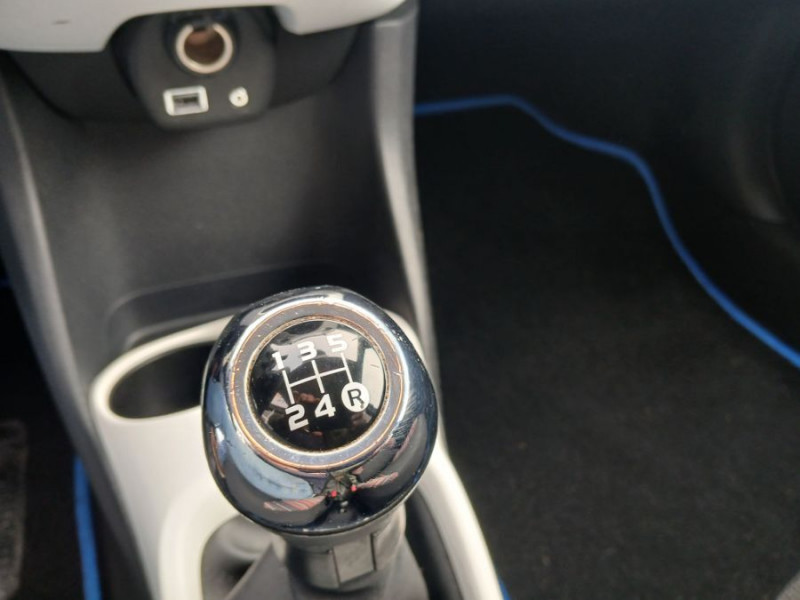 Photo 21 de l'offre de CITROEN C1 1.0 VTI 72 MILLENIUM 5P GPS Bluetooth Privacy Glass à 9890€ chez Mérignac auto