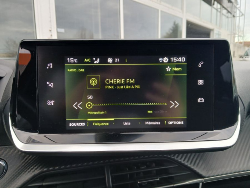 Photo 26 de l'offre de PEUGEOT 2008 II 1.2 PureTech 130 EAT8 ALLURE PACK Cockpit 3D Camera SC Attel. à 18450€ chez Mérignac auto